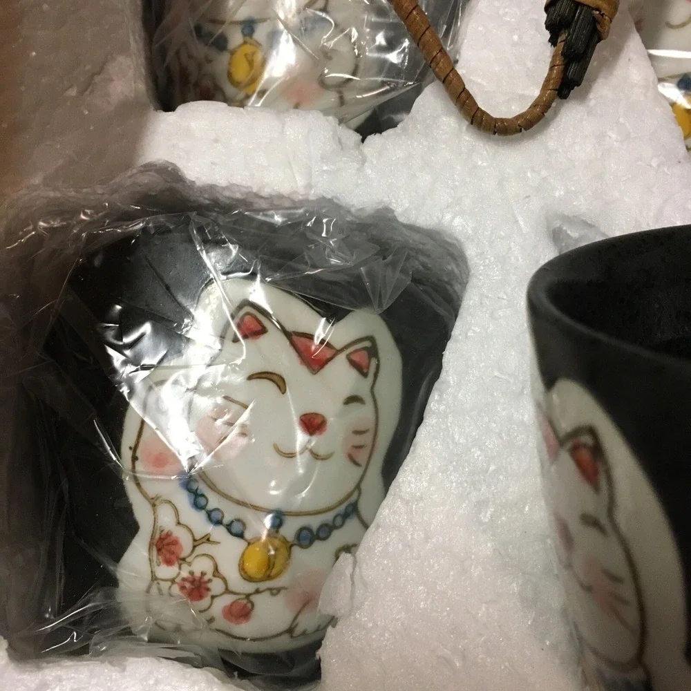 Japanese Maneki Neko Ceramic Black Tea Set Pot and Cups Lucky Charm Cat Serves 4